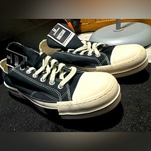 Converse drkstar brand new never worn before. 8.5 men’s 10.5 women’s